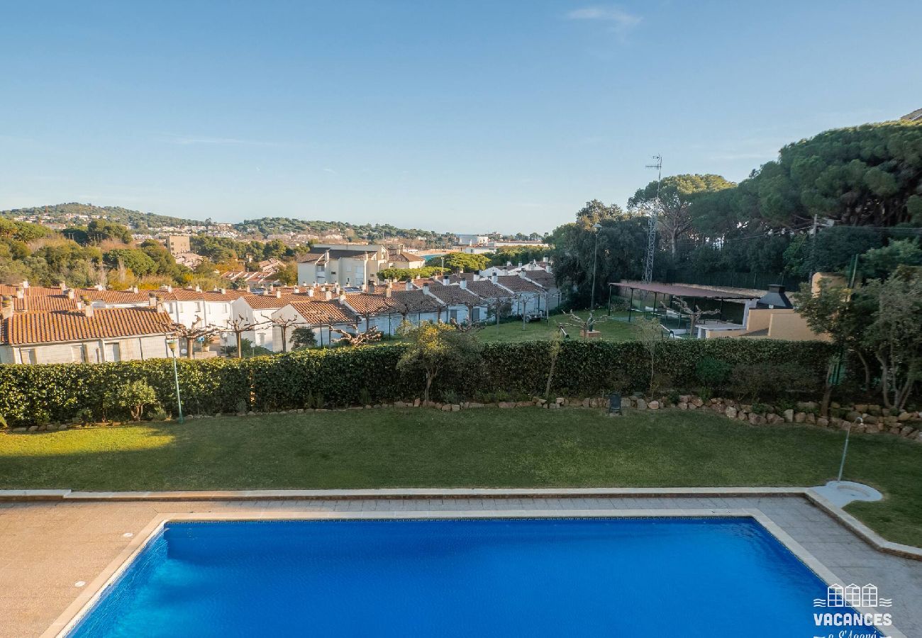 Apartment in Sant Feliu de Guixols - 38.20 S' Agaró  Caleta Sol 303 Apt PK Terraza vist