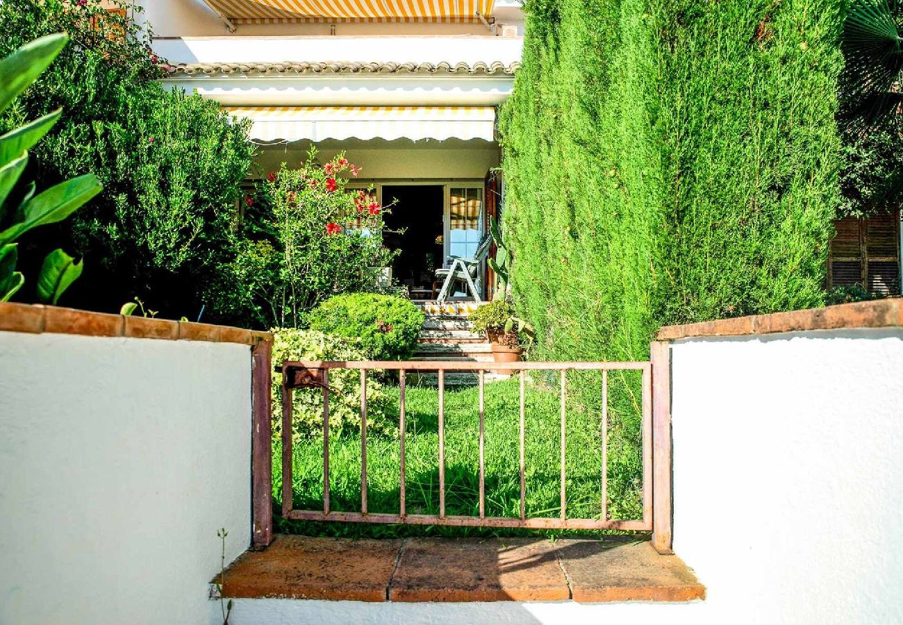 Apartment in S´agaro - 18.00 Voramar 8 Ii bxs b  Apartamento con jard&