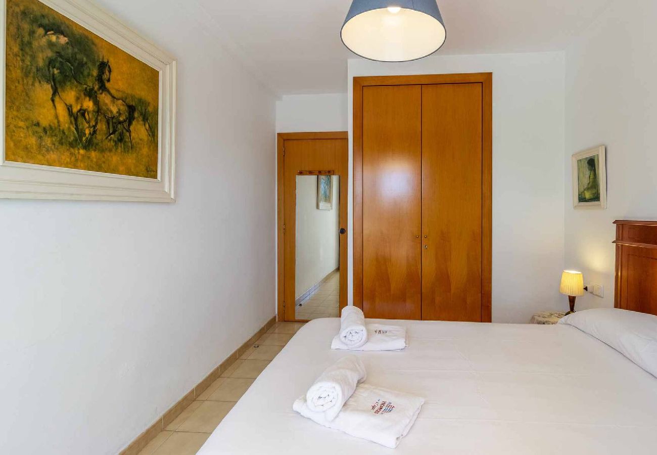 Apartment in S´agaro - 22.00 Migjorn   Apartamento con amplia terraza