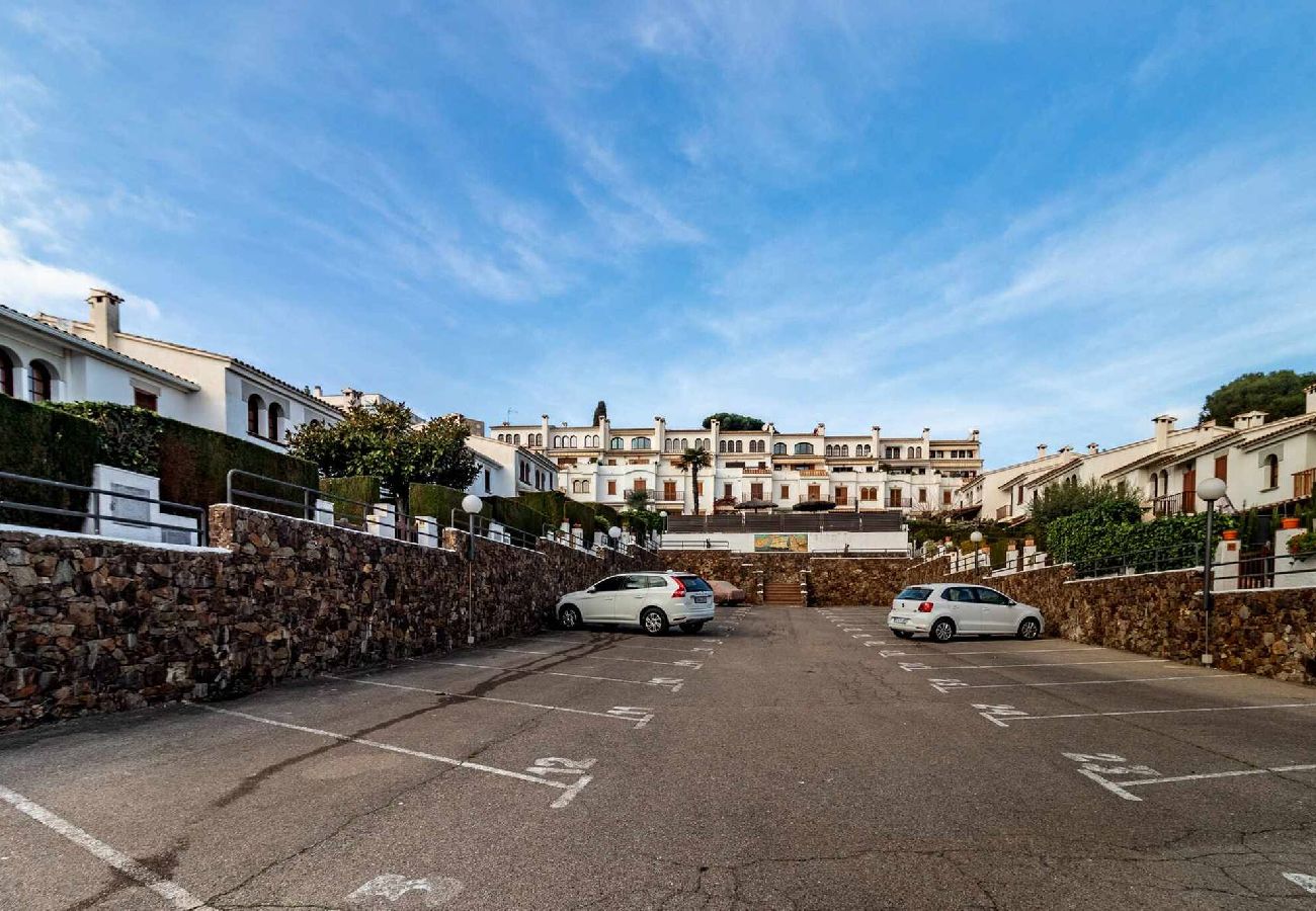 Apartment in Sant Feliu de Guixols - 28.10 Blanques 13 S'Agaró Casa con jardin