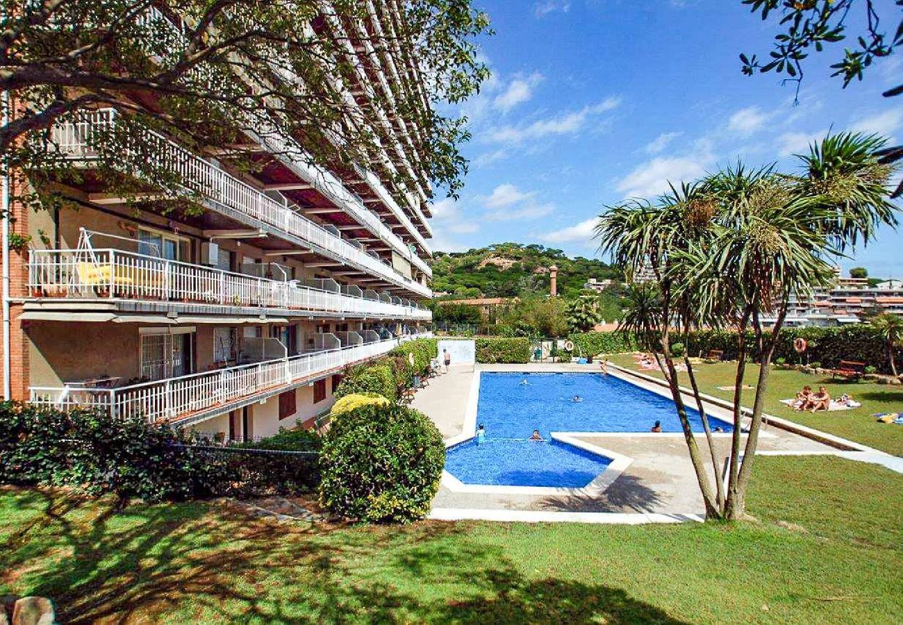 Apartment in Sant Feliu de Guixols - 38.30 S'Agaró Caleta Sol 403I Apt con terrazay PK