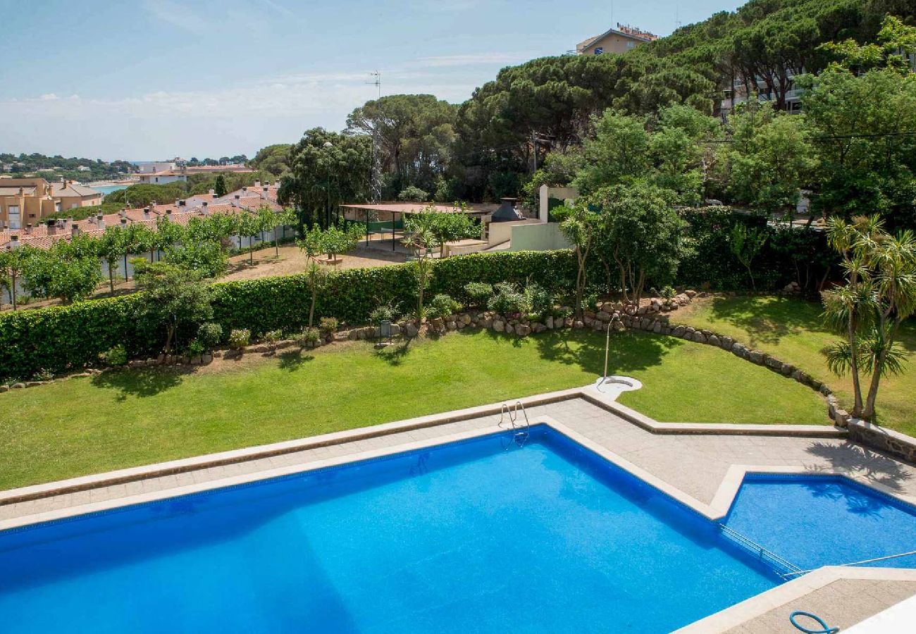 Apartment in Sant Feliu de Guixols - 38.30 S'Agaró Caleta Sol 403I Apt con terrazay PK