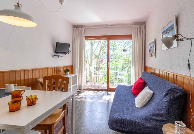 Apartment in Sant Feliu de Guixols - 27.00 Polcent 1 S'Agaró Apto. cercano