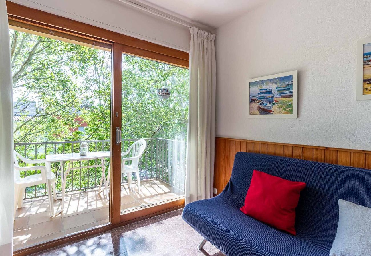 Apartment in Sant Feliu de Guixols - 27.00 Polcent 1 S'Agaró Apto. cercano