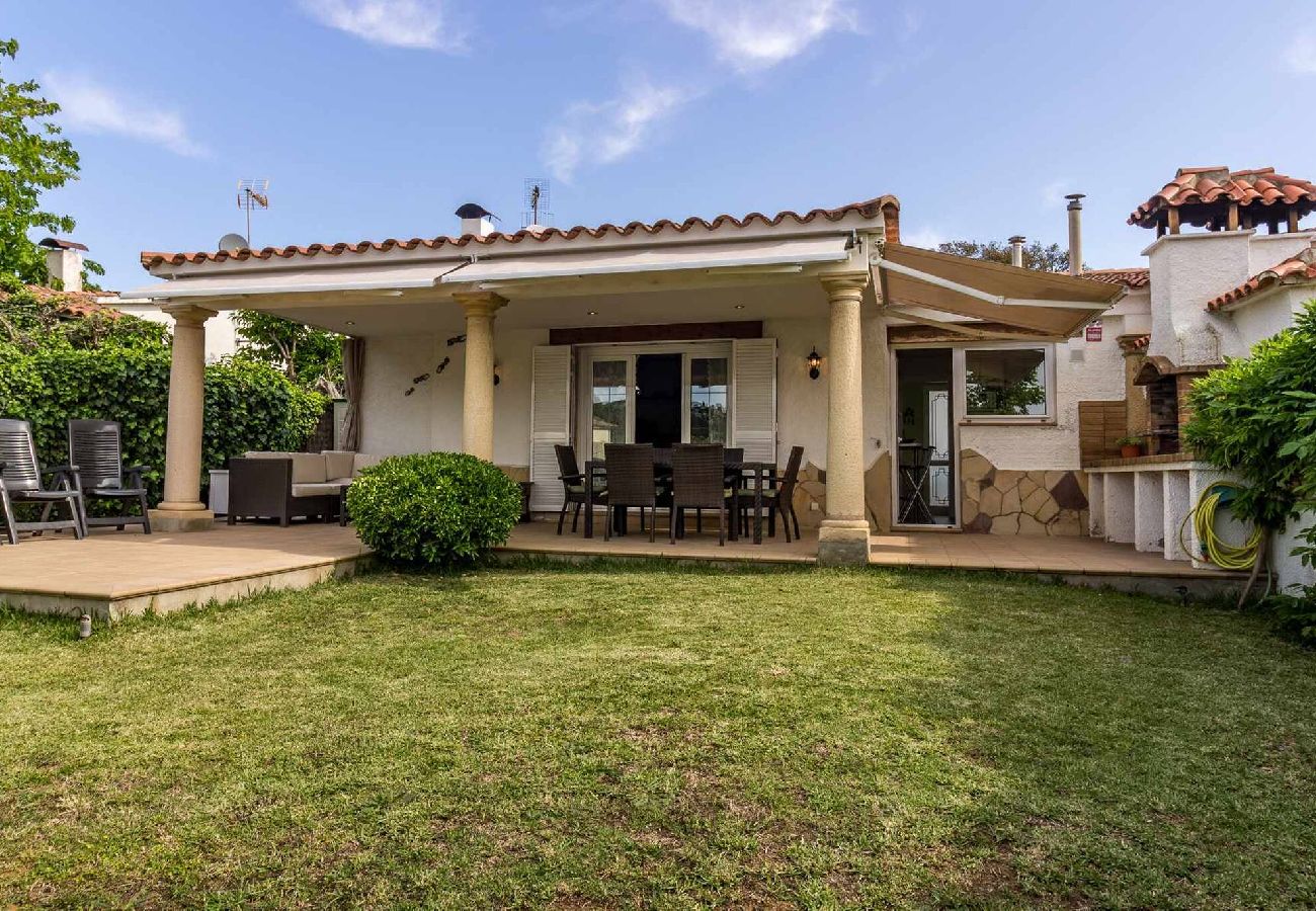 House in S´agaro - 21.10 Villa Susana  Amplia casa  entorno magnif