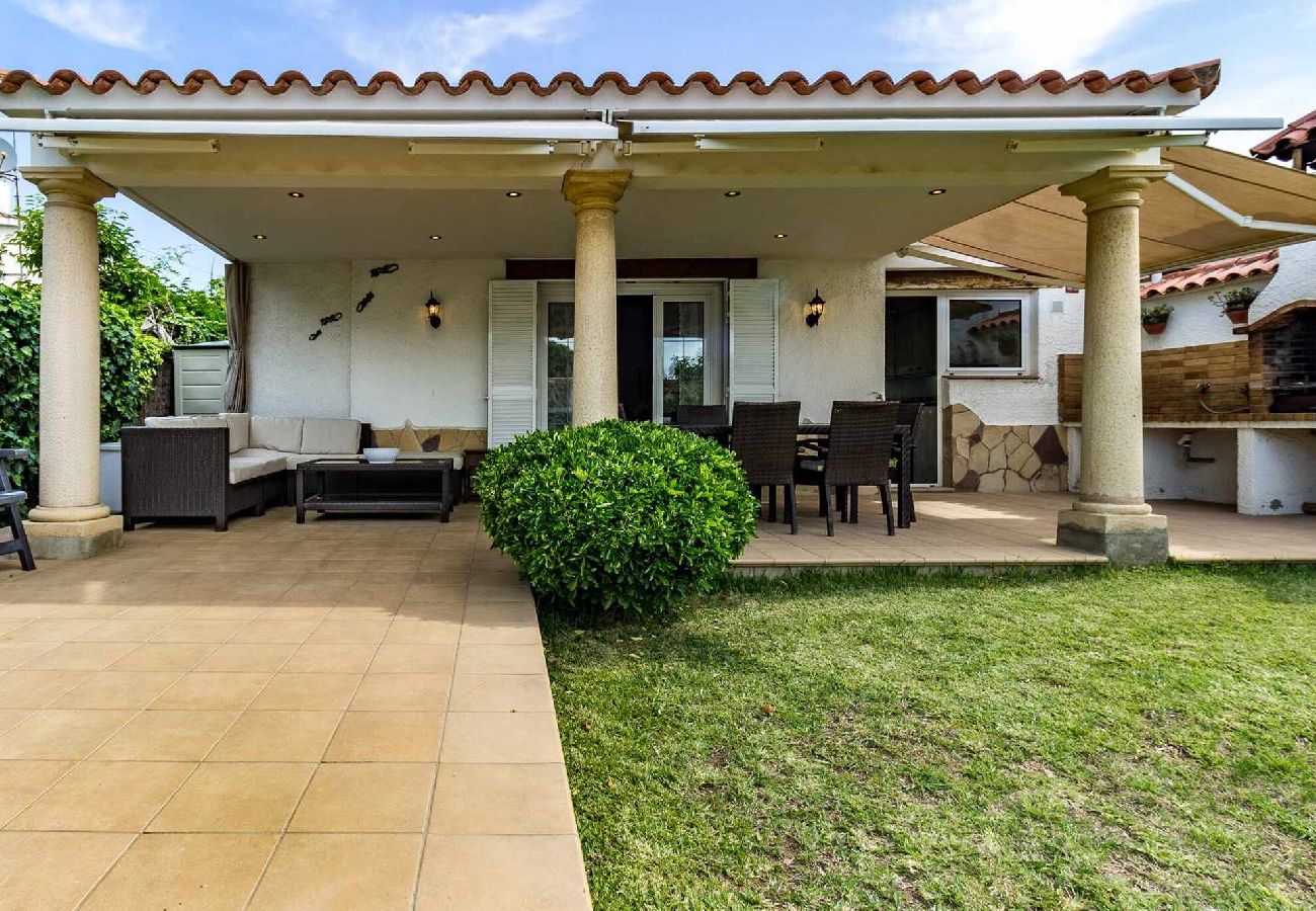 House in S´agaro - 21.10 Villa Susana  Amplia casa  entorno magnif