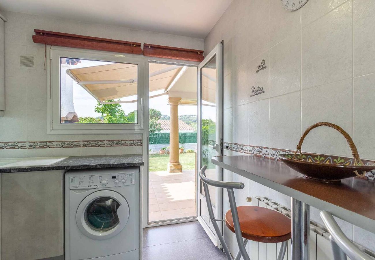 House in S´agaro - 21.10 Villa Susana  Amplia casa  entorno magnif