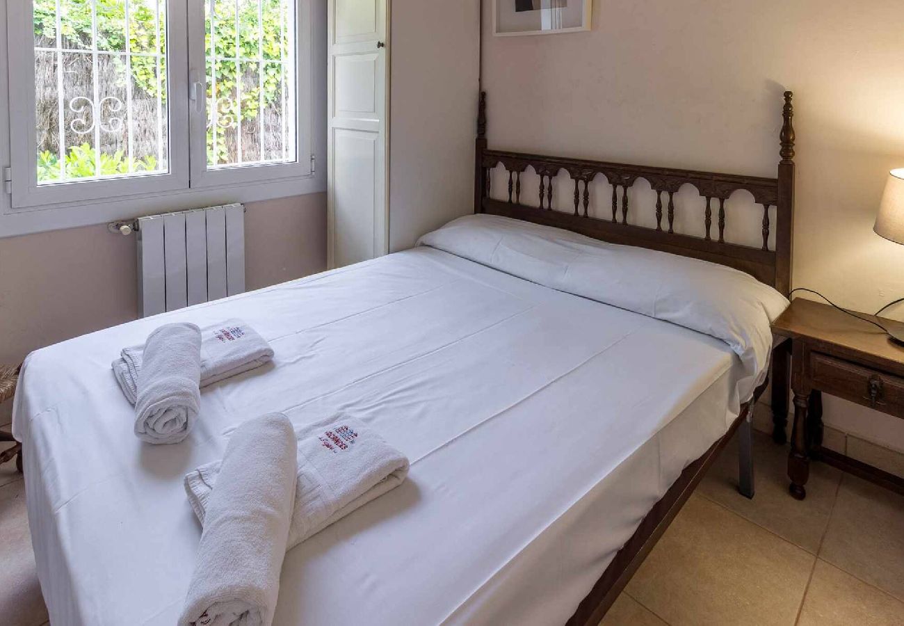 House in S´agaro - 21.10 Villa Susana  Amplia casa  entorno magnif