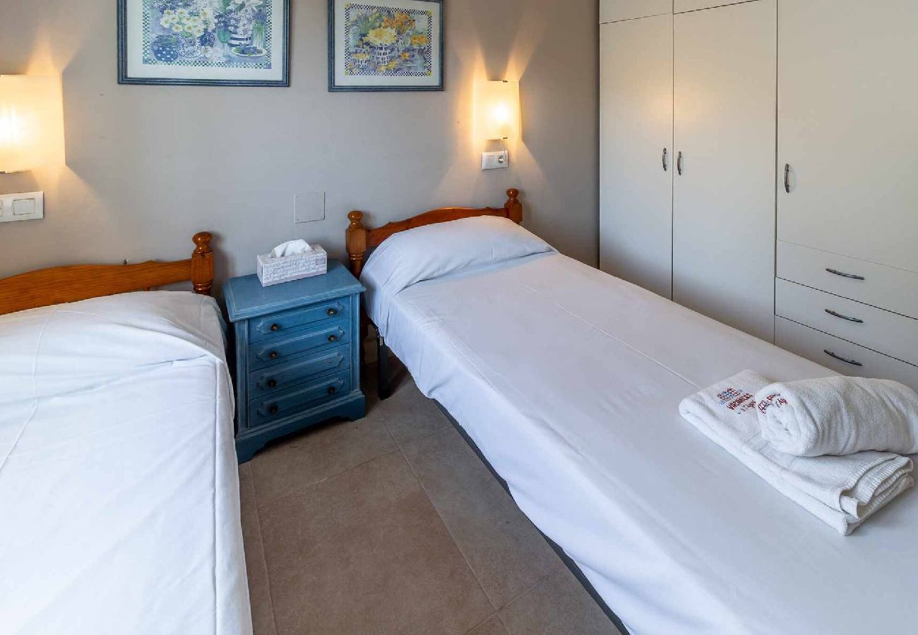 House in S´agaro - 21.10 Villa Susana  Amplia casa  entorno magnif