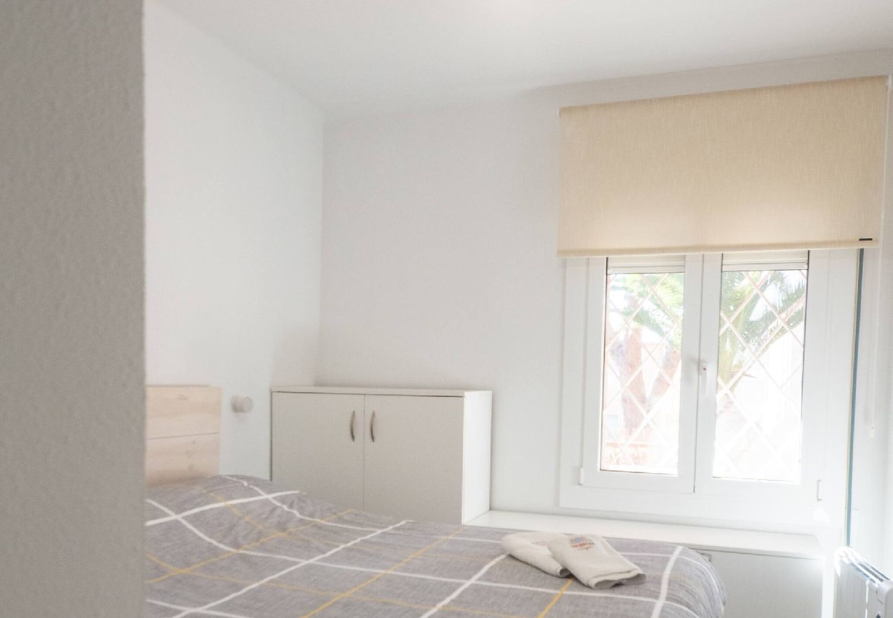 Apartment in S´agaro - 22.10 Girones Con Piscina Y Parking