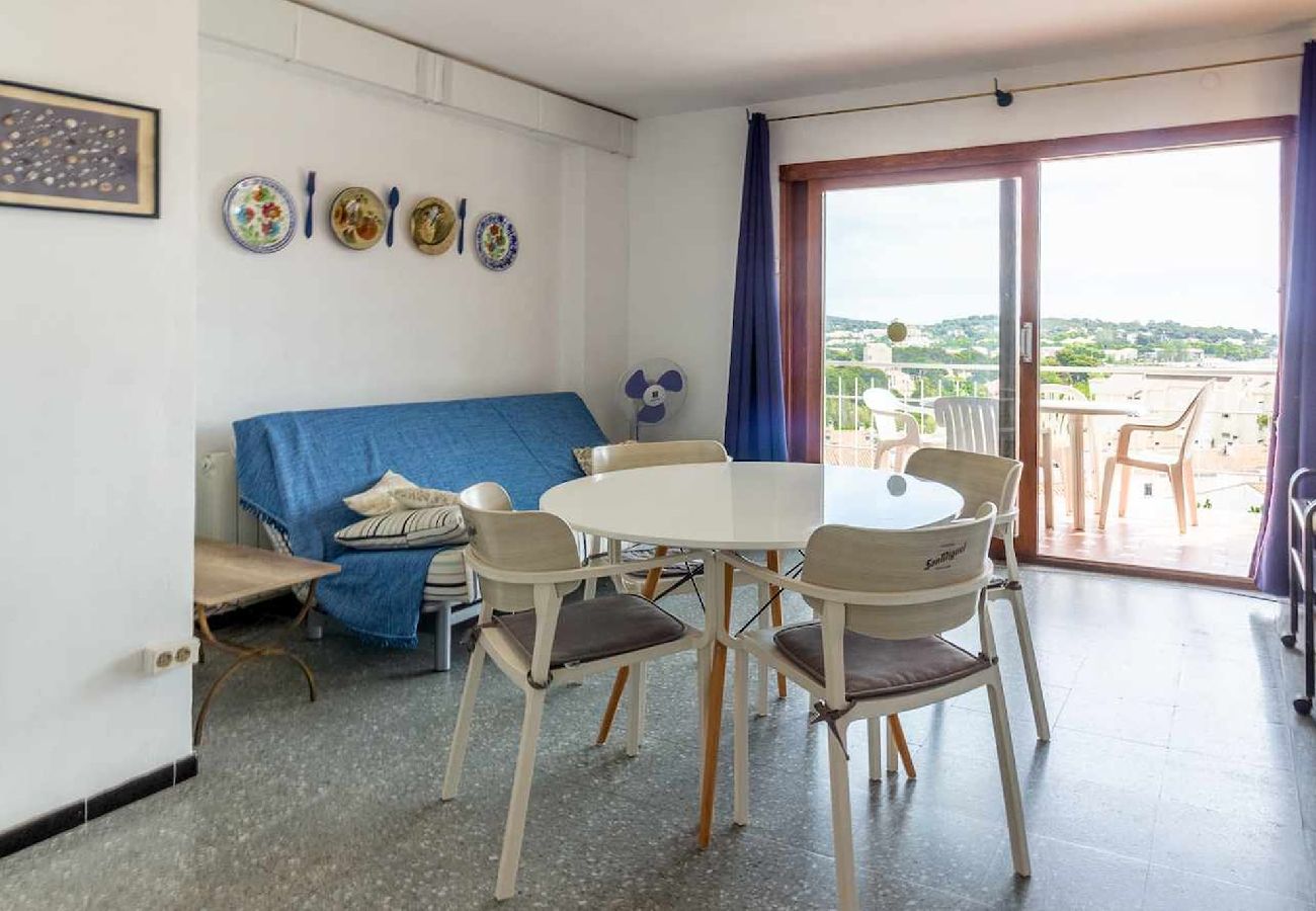 Apartment in Sant Feliu de Guixols - 38.11 S'Agaró Caleta Sol 406 Apto  terraza y vista