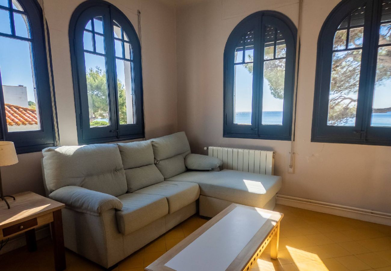 Apartment in Sant Feliu de Guixols - 29.90   1° Linea de Platja St Pol S'Agaró