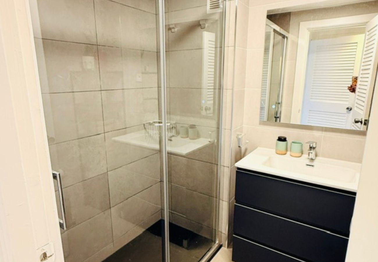 Apartment in Sant Feliu de Guixols - 45.50 S'Agaró Montecarlo Vista Mar jardin