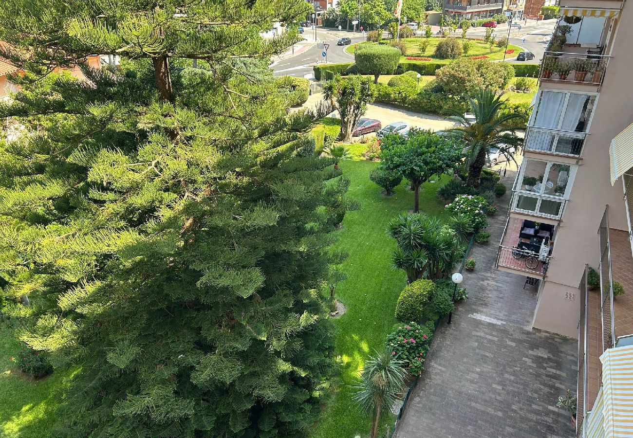 Apartment in S´agaro - 26.00 Creu St Pol S'Agaró G5  Terraza y v