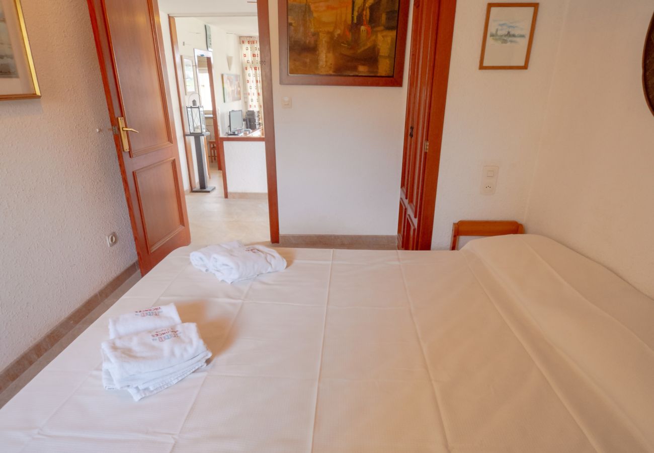 Apartment in S´agaro - 07.00 APTO URBANIZACION JARDÍN Y PISCINA COM