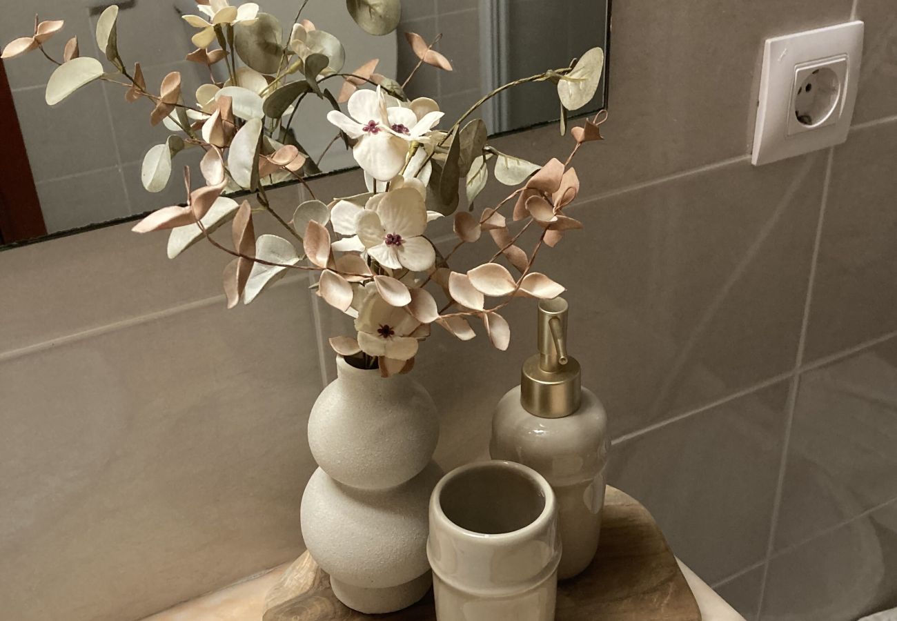 Apartment in S´agaro - 07.00 APTO URBANIZACION JARDÍN Y PISCINA COM