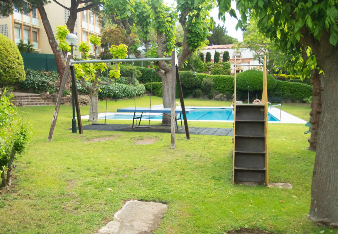 Apartment in S´agaro - 07.00 APTO URBANIZACION JARDÍN Y PISCINA COM