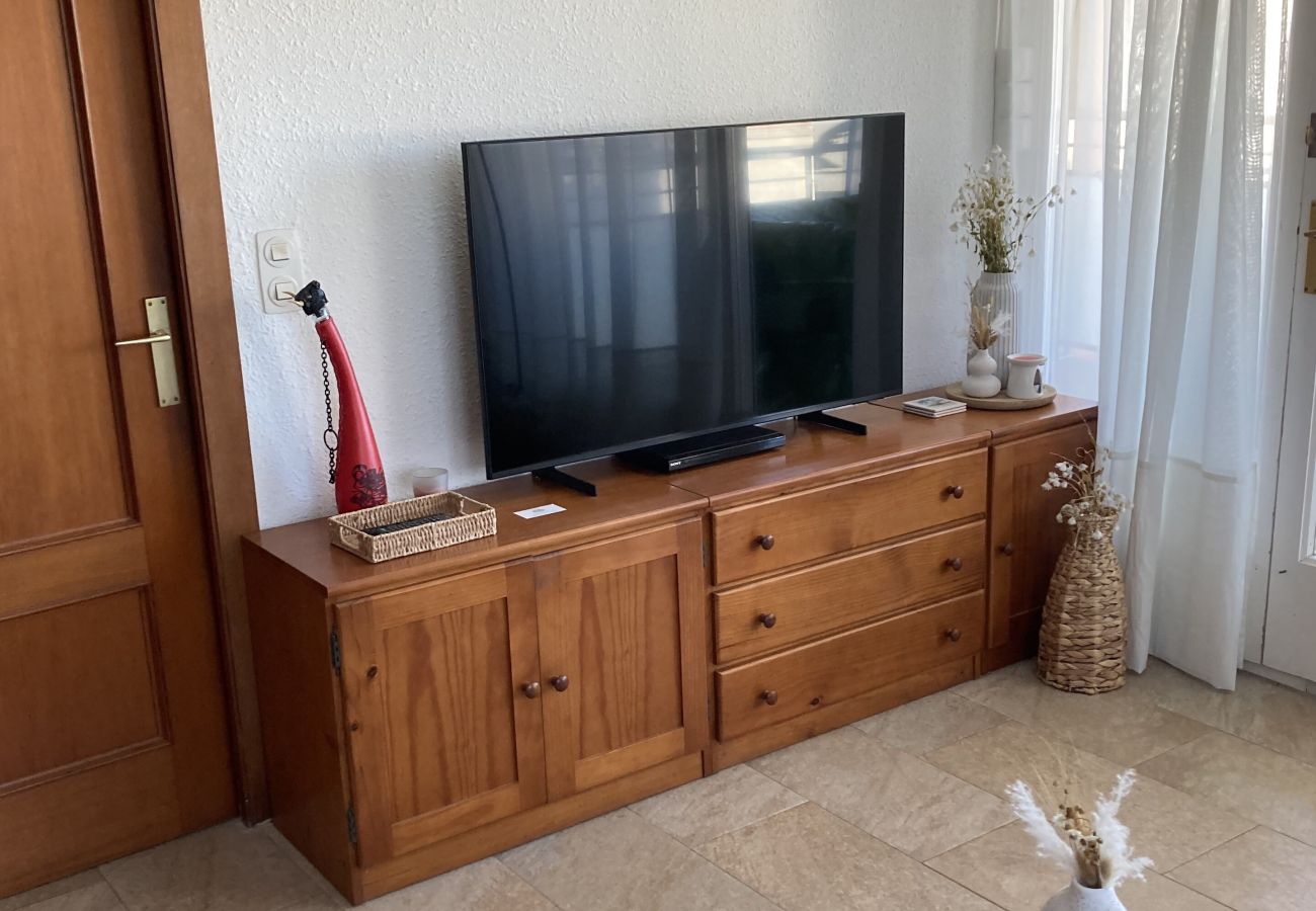 Apartment in S´agaro - 07.00 APTO URBANIZACION JARDÍN Y PISCINA COM