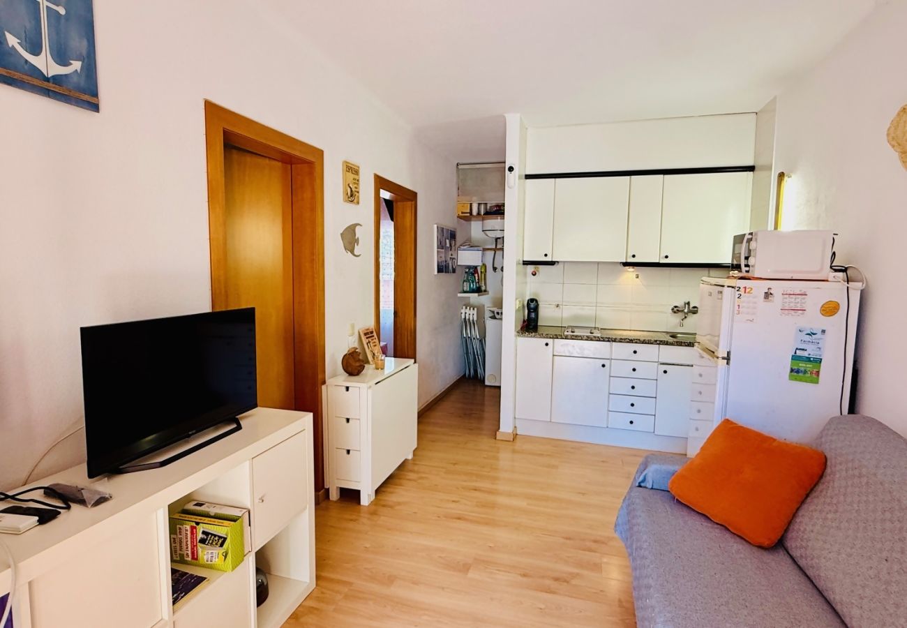 Apartment in S´agaro - 22.11 GIRONES Jardín privado y piscina com