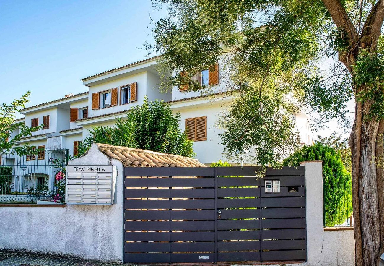 Apartamento en S´agaro - 18.00 Voramar 8 Ii bxs b  Apartamento con jard&