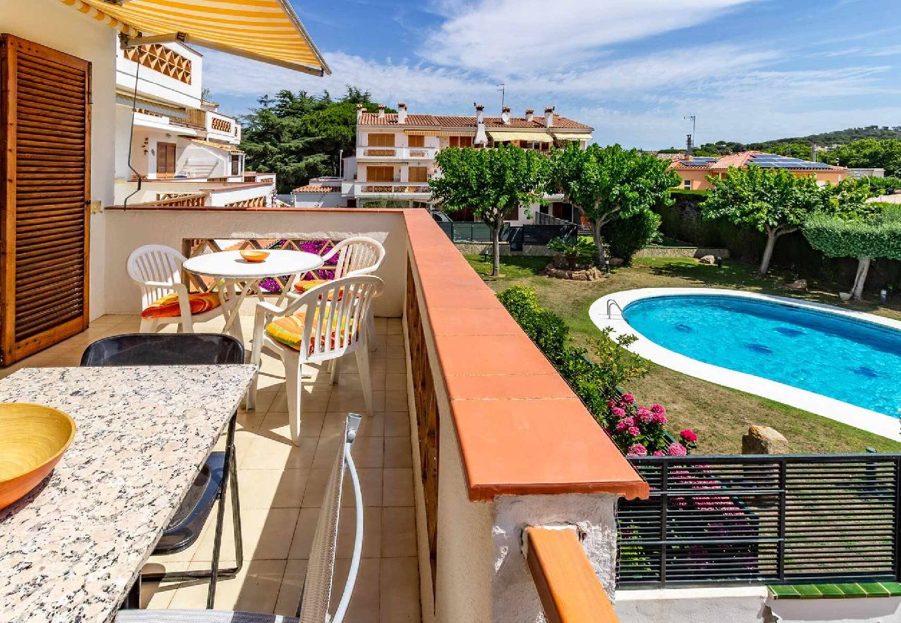 Apartamento en S´agaro - 22.00 Migjorn   Apartamento con amplia terraza