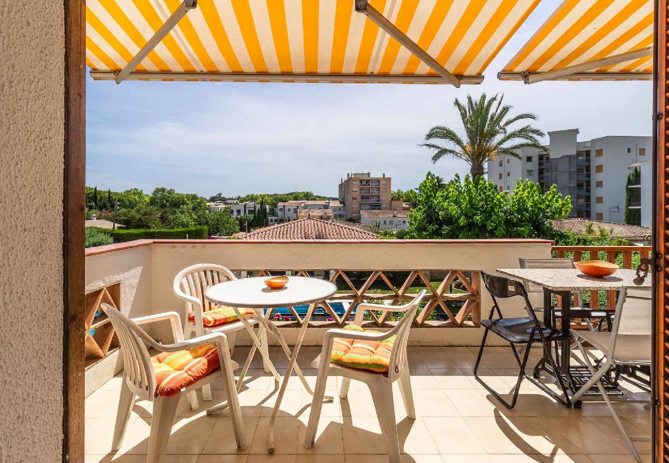 Apartamento en S´agaro - 22.00 Migjorn   Apartamento con amplia terraza