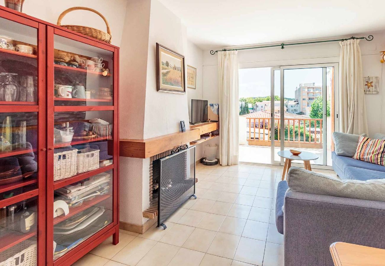 Apartamento en S´agaro - 22.00 Migjorn   Apartamento con amplia terraza