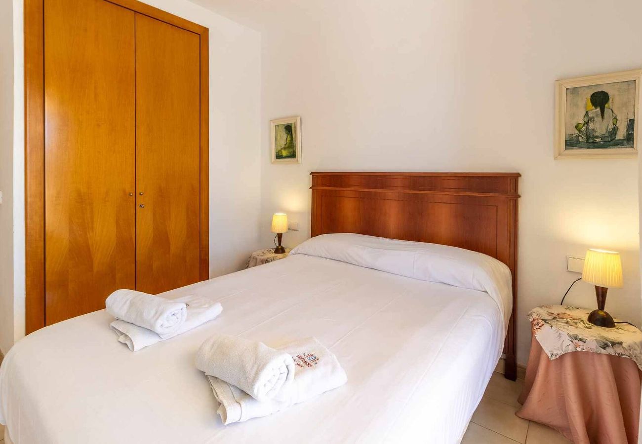 Apartamento en S´agaro - 22.00 Migjorn   Apartamento con amplia terraza