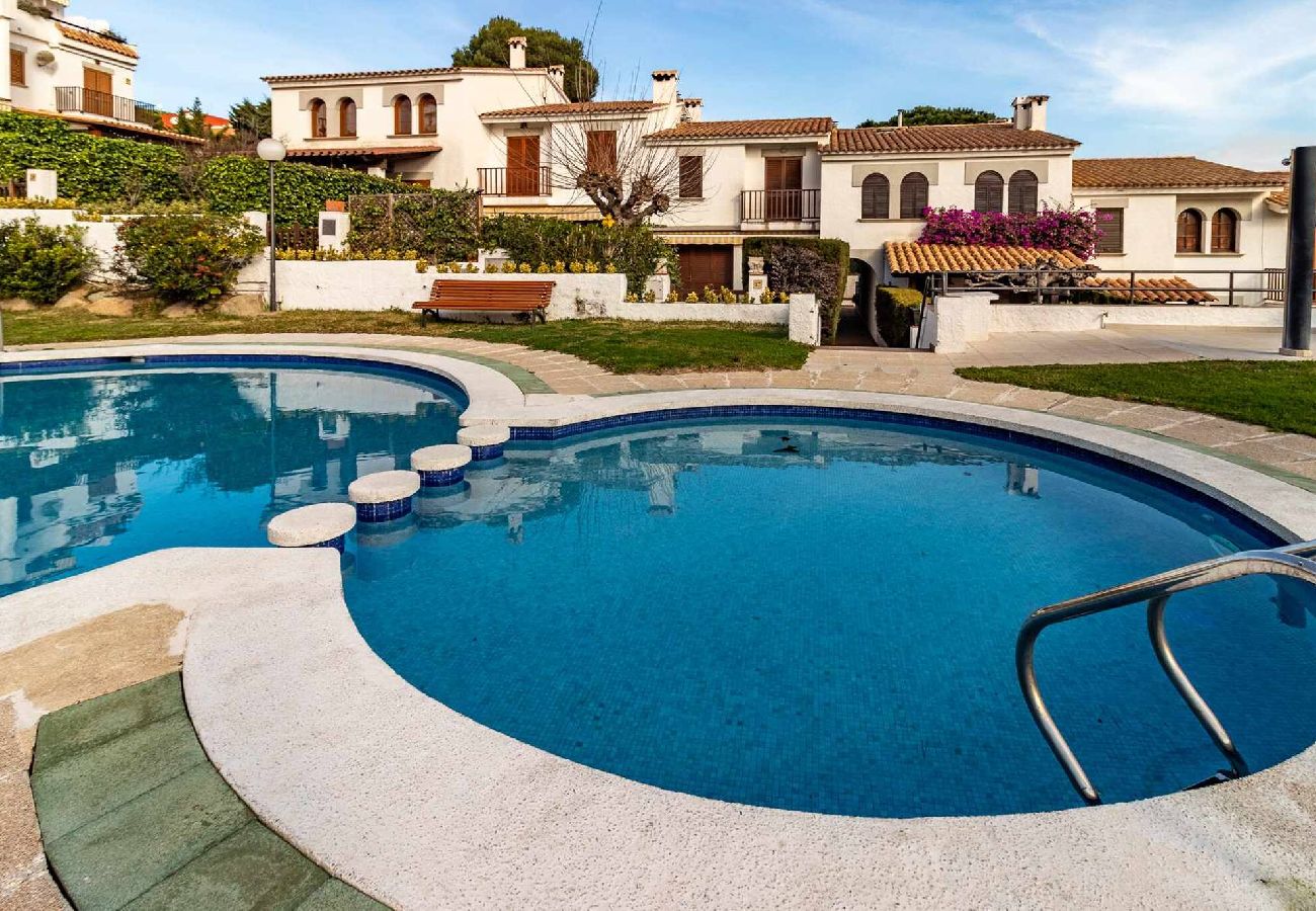 Apartamento en Sant Feliu de Guixols - 28.10 Blanques 13 S'Agaró Casa con jardin