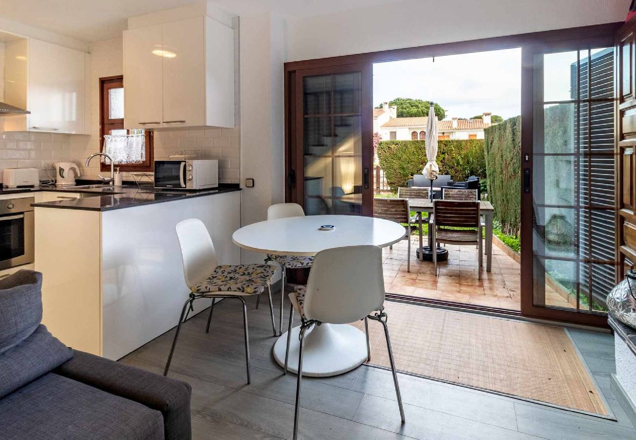 Apartamento en Sant Feliu de Guixols - 28.10 Blanques 13 S'Agaró Casa con jardin