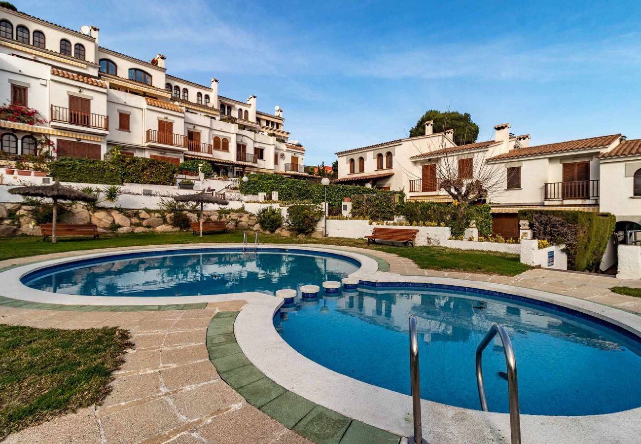 Apartamento en Sant Feliu de Guixols - 28.10 Blanques 13 S'Agaró Casa con jardin