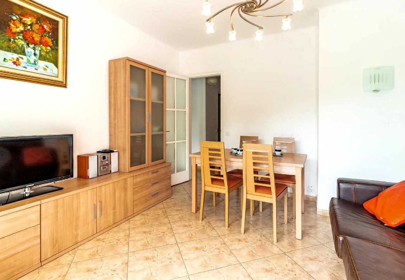 Apartamento en S´agaro - 22.20 Les Algues  Apartamento en el centro