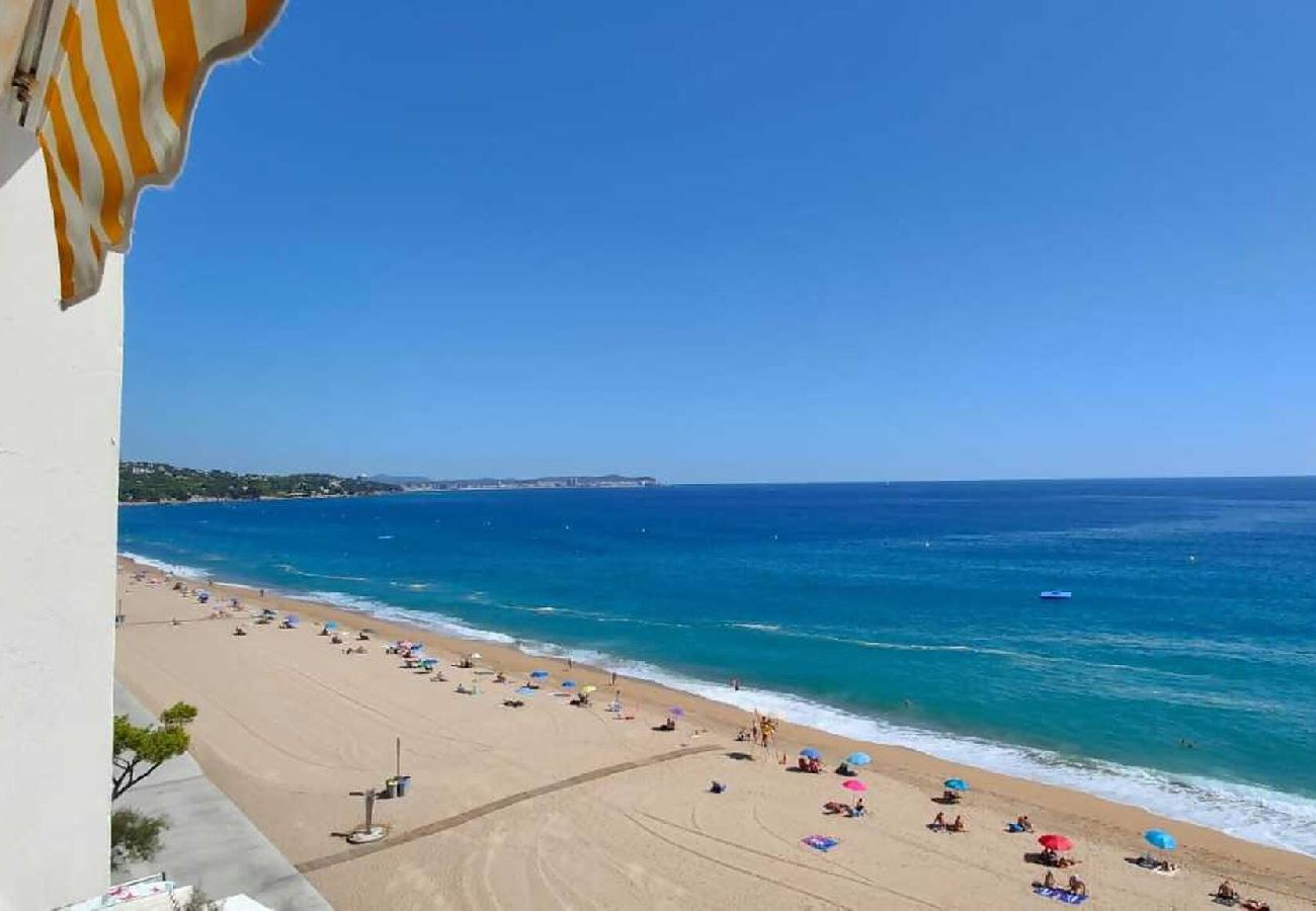 Estudio en Platja d´Aro - 04.90 6ta Planta frente al mar Beach Palace