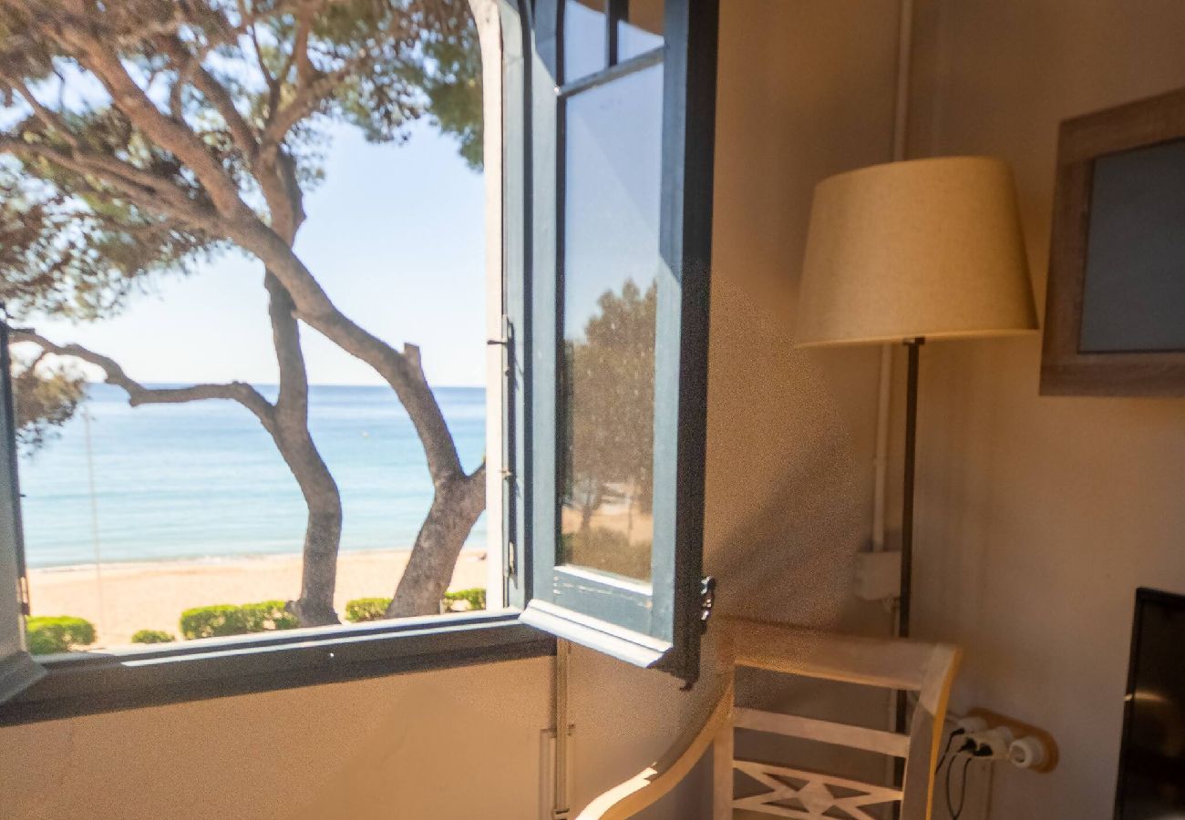 Apartamento en Sant Feliu de Guixols - 29.90   1° Linea de Platja St Pol S'Agaró