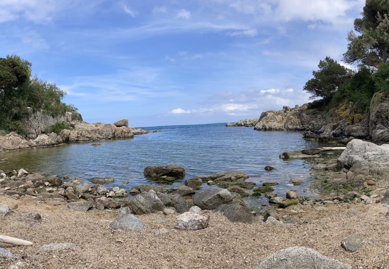 Apartamento en S´agaro - 07.00 APTO URBANIZACION JARDÍN Y PISCINA COM