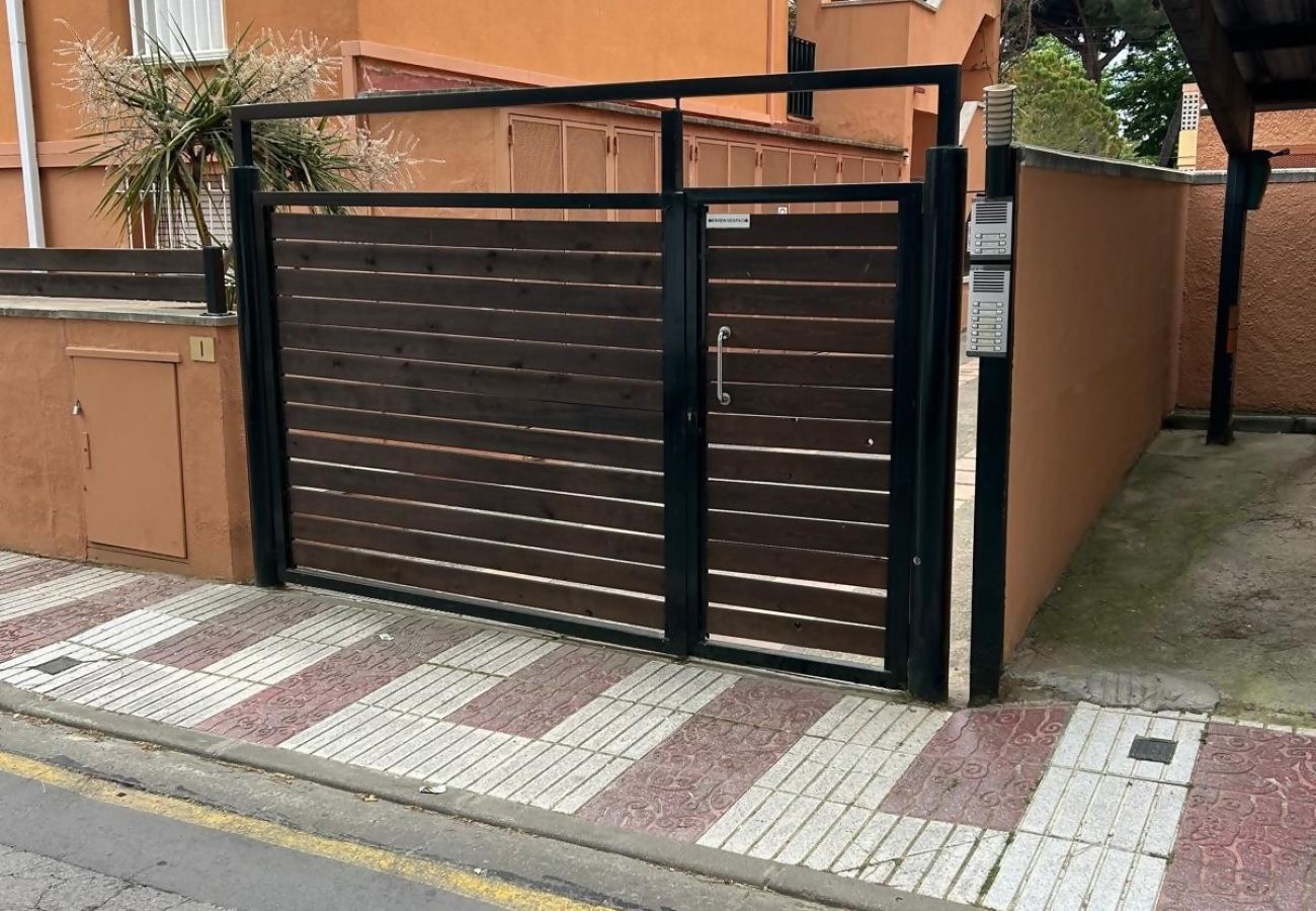 Apartamento en S´agaro - 22.11 GIRONES Jardín privado y piscina com