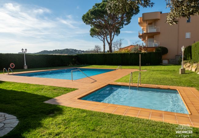 Apartamento en S´agaro - 06.50 Ralet Apt piscina PK cerca de playa