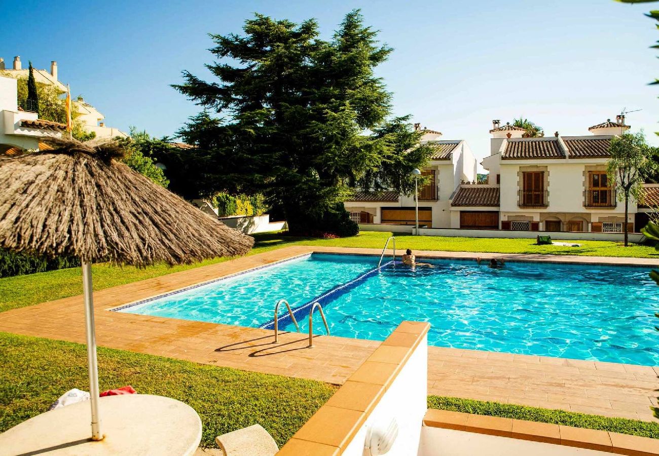 Appartement à S´agaro - 18.00 Voramar 8 Ii bxs b  Apartamento con jard&