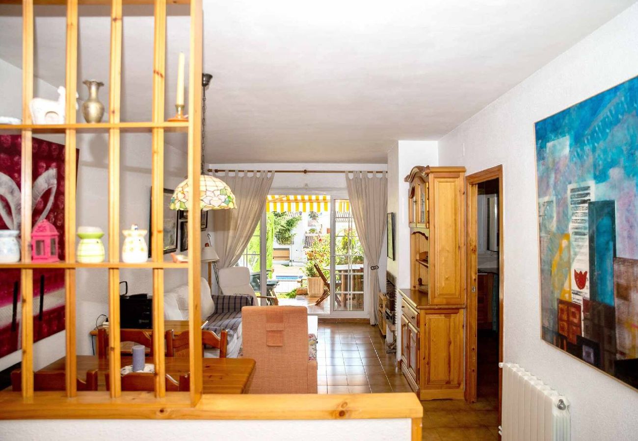 Appartement à S´agaro - 18.00 Voramar 8 Ii bxs b  Apartamento con jard&