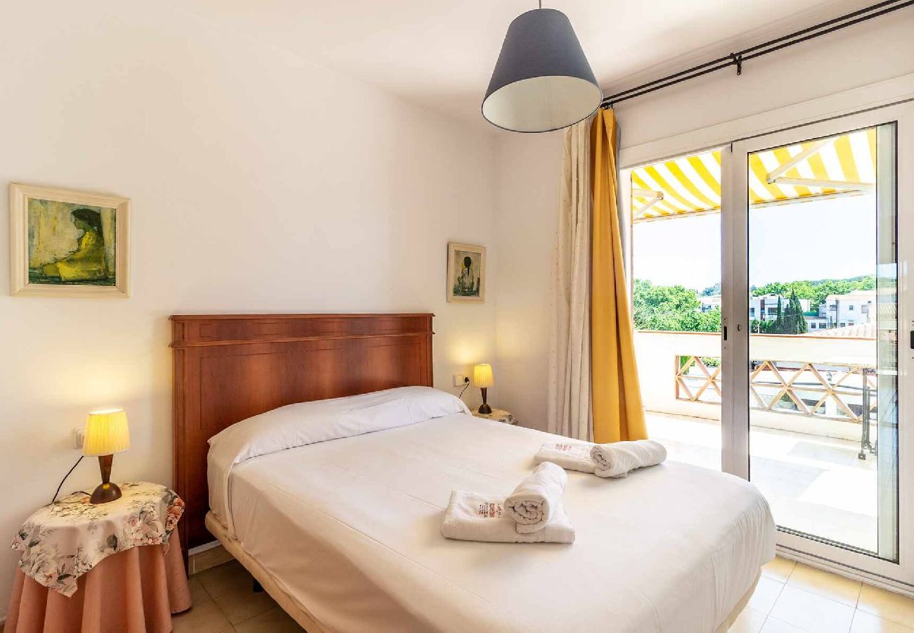 Appartement à S´agaro - 22.00 Migjorn   Apartamento con amplia terraza