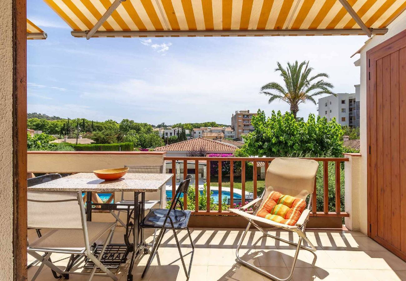 Appartement à S´agaro - 22.00 Migjorn   Apartamento con amplia terraza