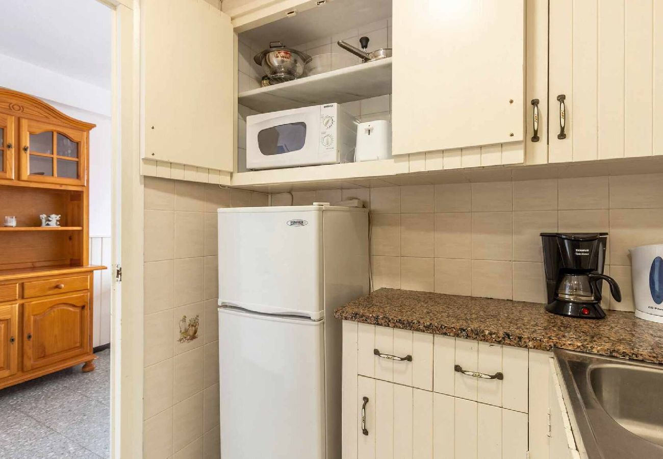 Appartement à Sant Feliu de Guixols - 38.30 S'Agaró Caleta Sol 403I Apt con terrazay PK