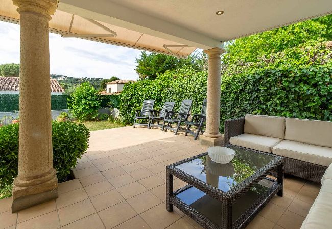 Maison à S´agaro - 21.10 Villa Susana  Amplia casa  entorno magnif