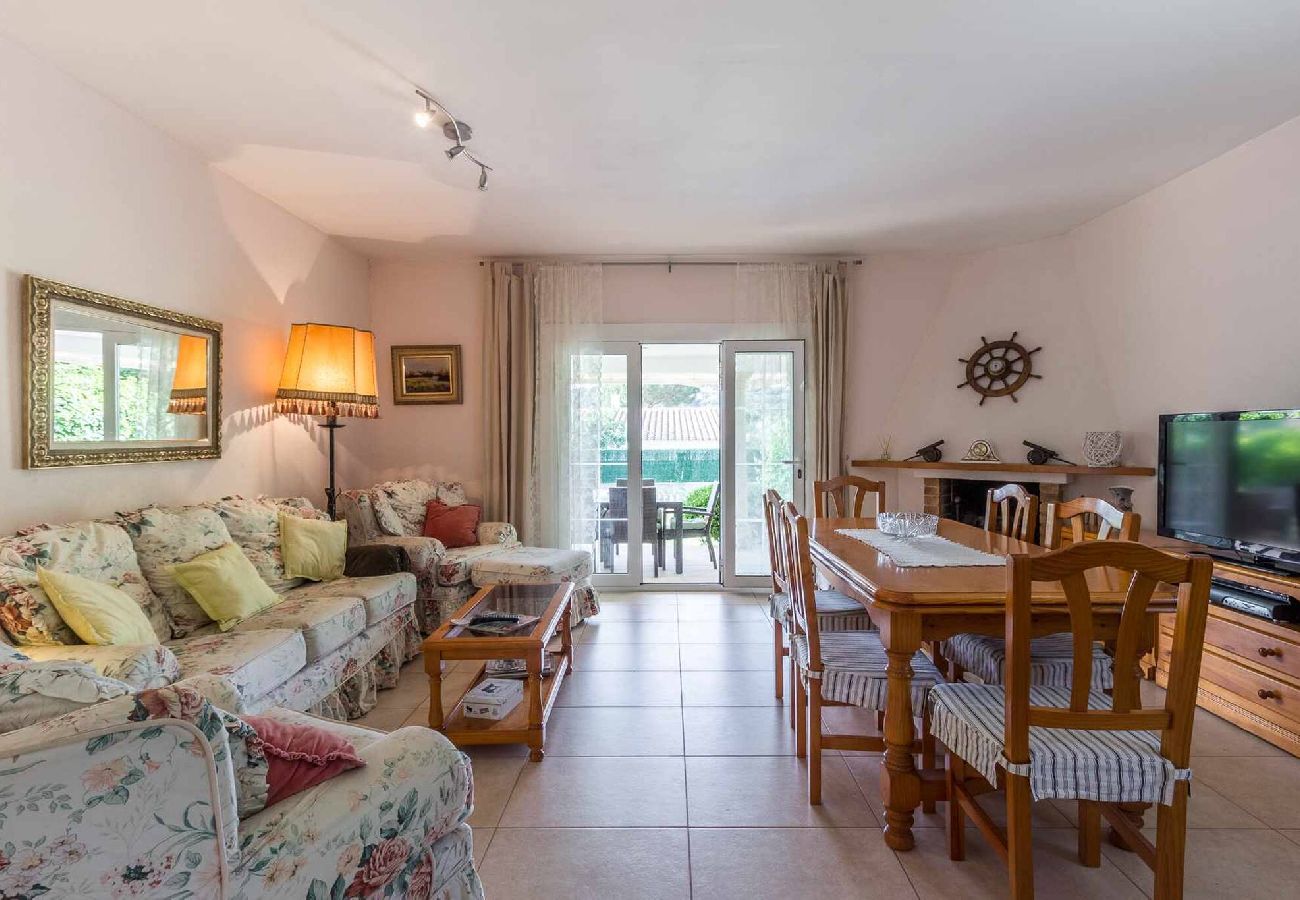 Maison à S´agaro - 21.10 Villa Susana  Amplia casa  entorno magnif