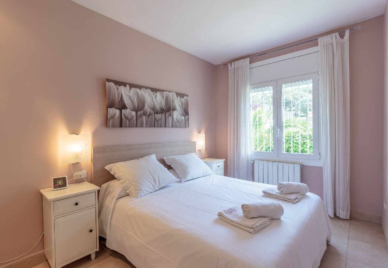 Maison à S´agaro - 21.10 Villa Susana  Amplia casa  entorno magnif