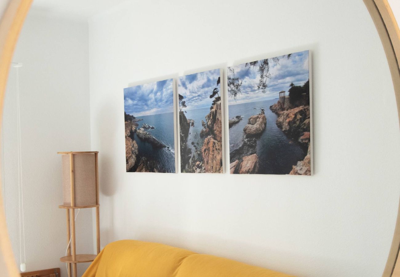 Appartement à S´agaro - 22.10 Girones Con Piscina Y Parking