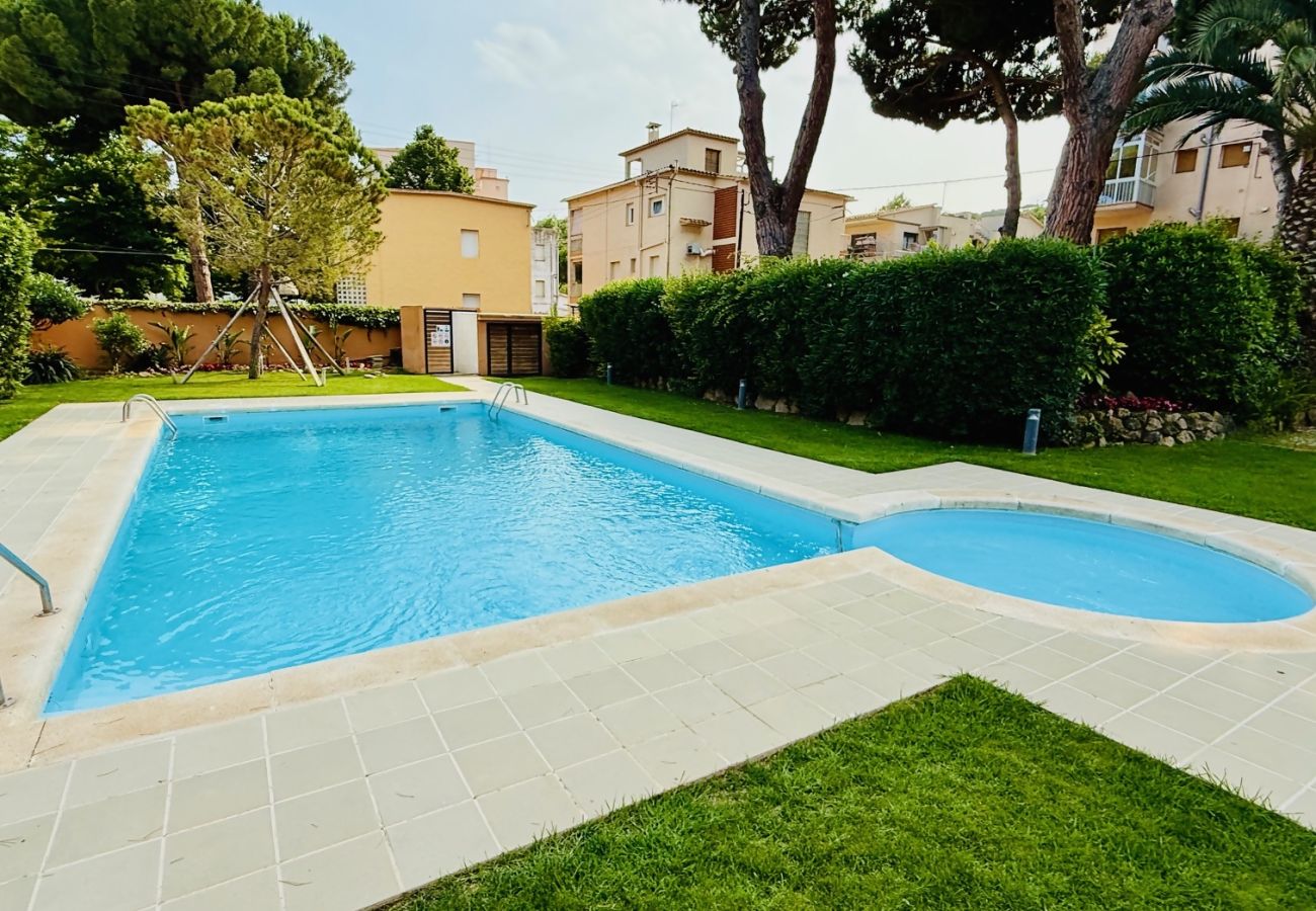 Appartement à S´agaro - 22.11 GIRONES Jardín privado y piscina com