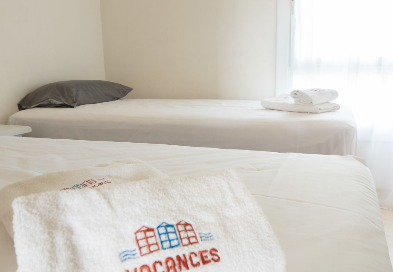 Appartement à S´agaro - 06.50 Ralet Apt piscina PK cerca de playa