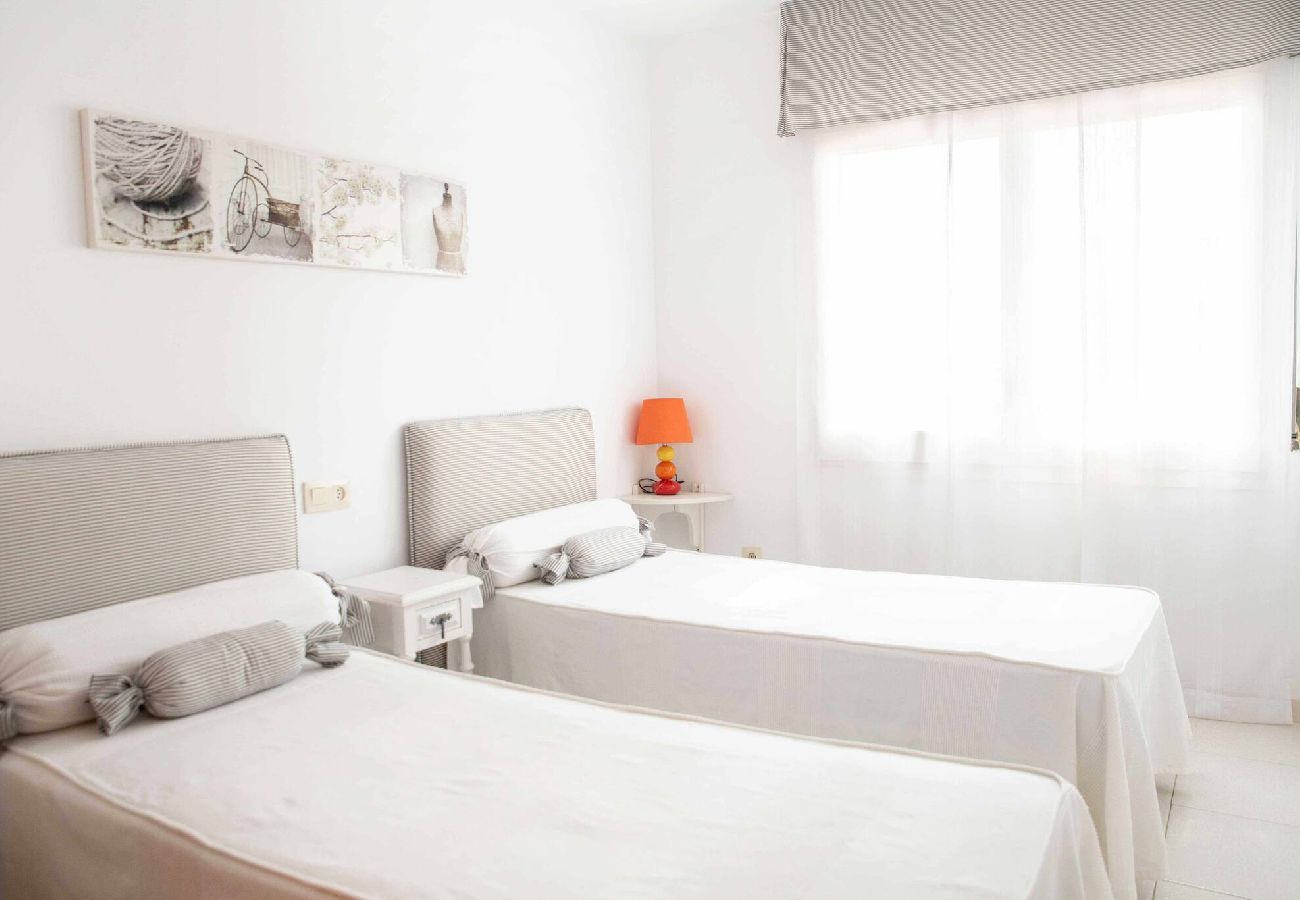 Apartament en S´agaro - 16.00 Les Pites I 2n 2a  Bonito apartamento con te