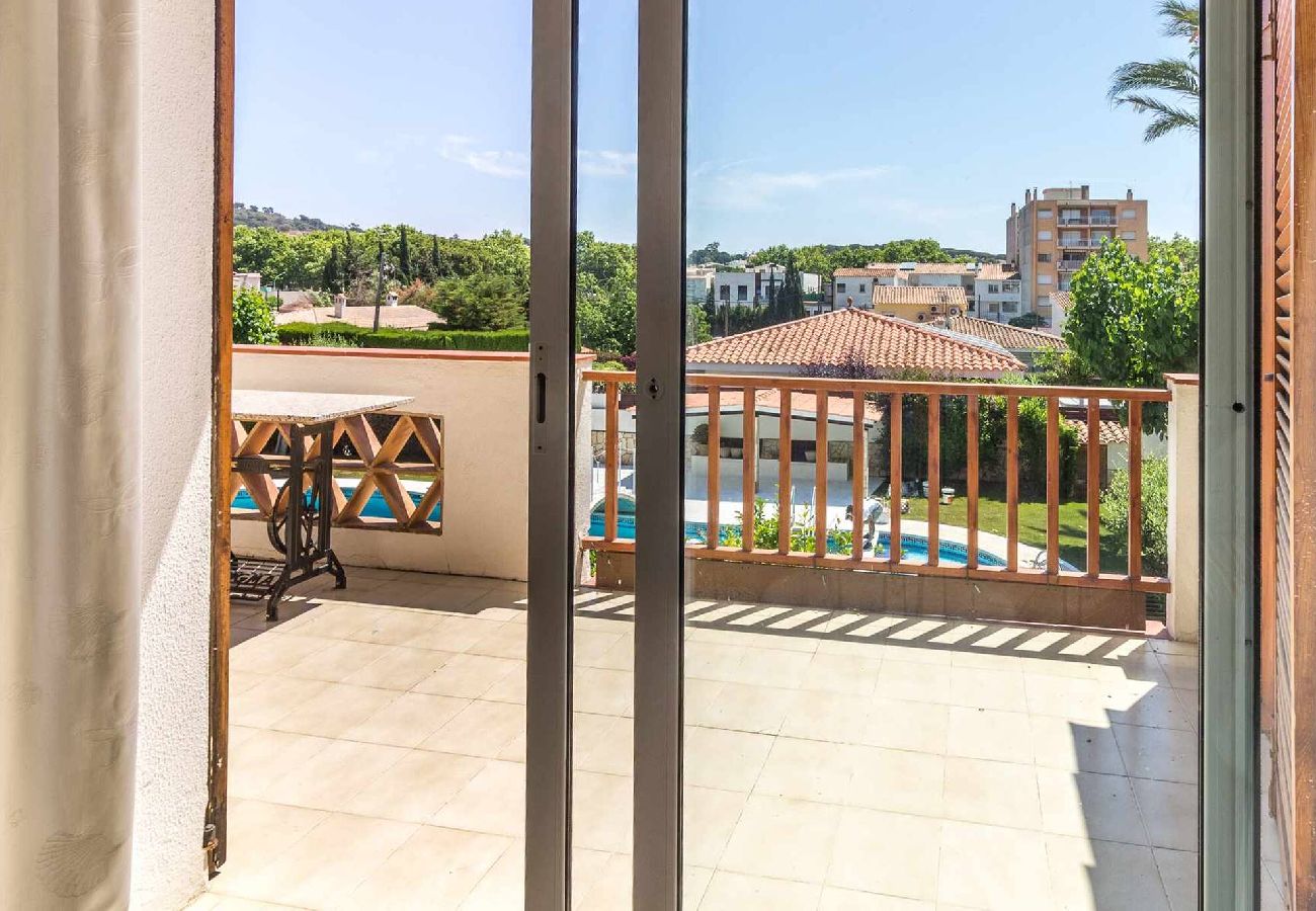 Apartament en S´agaro - 22.00 Migjorn   Apartamento con amplia terraza